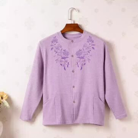 衣服非常漂亮，穿着非常舒服好看
