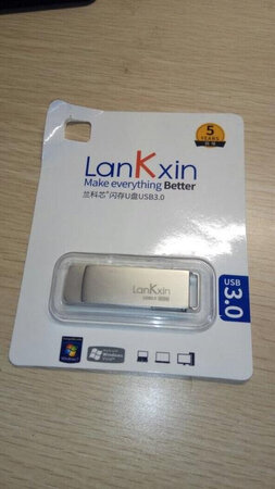 U盘定制的很好看，效率特别高，发货很快，非常喜欢的优盘！