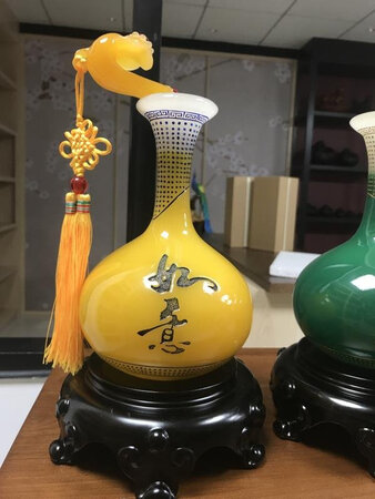 好看，挺精致的，快递很速度，本来还担心有破损，包装很结实，拆快递都拆了好一会