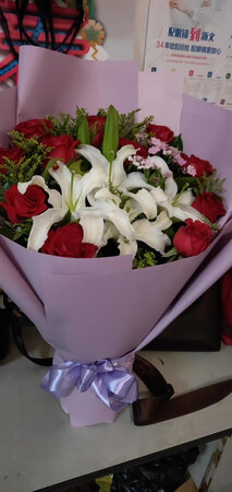 看到花了，和图片一样好看，唯一的不足就是卡片上的字写的实在是不怎么好看?