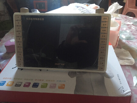 是正品，包装很好，质量也不错，就是买小了，要19寸的好看一点。