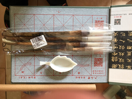专门买的笔，要笔买水写布附送的好不少。