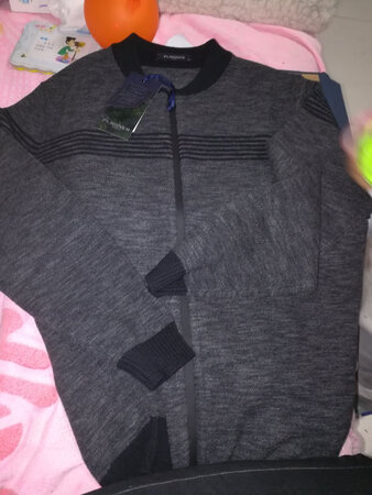 衣服收到了，质量挺好的物流很快老公穿上很喜欢。