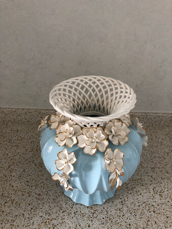 花瓶美美的，插什么花都好看啊