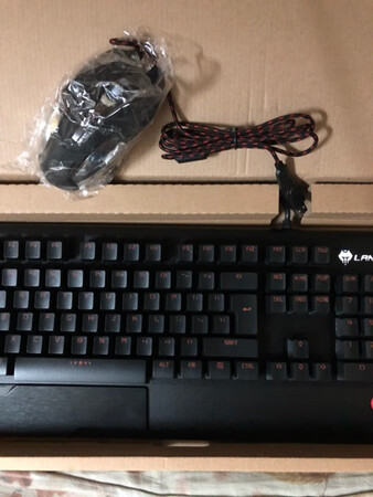 很愉快的一次购物？东西还没用呢？但是摸起来很有手感？值得拥有？唯一就是物流有点慢？可能这是距离遥远的原因吧！总体来说确实不错？