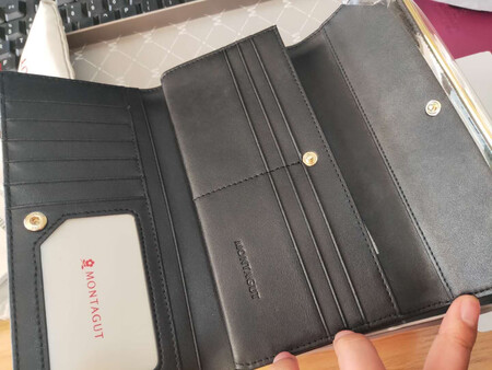 挺好的，大小适中，皮质也好比较划算