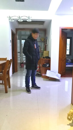 衣服不错，挺厚实的，版型挺好的，170身高体重140斤穿起来刚刚好！