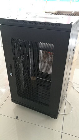 质量不错，一直使用这家的机柜，