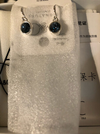 东西非常精致，很喜欢这个牌子的设计，一口气买了十几副，京东快递也很快！