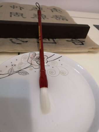 正在发笔呢。大小合适，重量适当，笔径与锋长合服本人的要求与习惯。喜欢！用后再来说叨说叨。