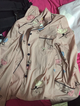 手感可以，不知道穿上什么样，穿着舒服了还会买的。
