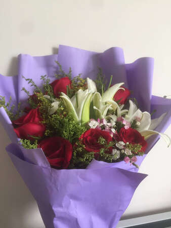 你的花收到了！女儿好喜欢！很满意！物流很快！