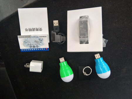 今天刚收到，外观及功能介绍基本一致。还有礼品赠送，具体效果还要用后追评。