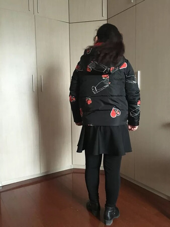 很少评价的，不过好东西要说出来让大家知道。衣服质量杠杠的保暖效果很好，是羽绒服。