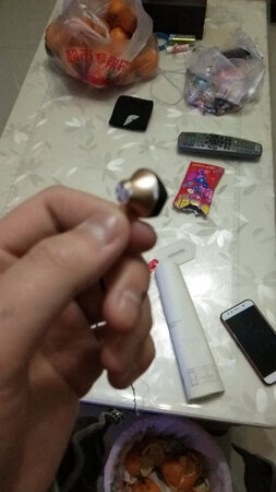 一点都不好，袋子，盒子，耳机都有所损坏！