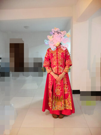 衣服很合身，性价比很高，关键里面还可以加件衣服，冬天穿也没有那么冷了??