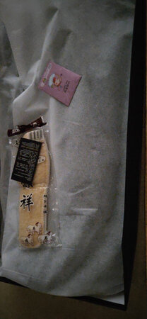 是我喜欢的款，鞋子漂亮。穿着舒服，尺寸标准，谢谢老板还送了鞋垫。下次还会继续光顾。