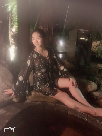 这款泳衣真的很遮肉肉，把我的肥肥胖胖的肚肚和麒麟臂都藏起来了，太满意了！好评！
