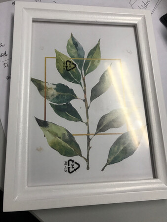 相框质量还可以，味道大一点，其他都挺好