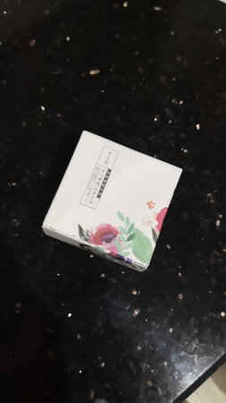 老客户了，每次都买个几瓶，这次是1L 500ml 100ml的都有，便宜了好多！囤货，老公跟着用，用着也快。送了香皂和本子!