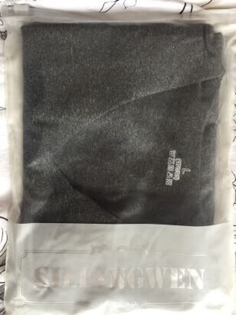 不错煤气味，穿上舒服，没哼唧，挺薄的