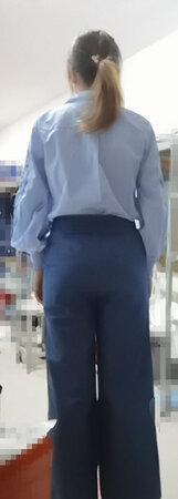 腰粗的我实在不适合穿这种，裤子布料超薄，很容易皱。