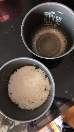 跟国外原装无法比，为了试新的内胆早上十点就兴冲冲开始煮饭了。但差强人意，煮出来的饭都没有饭香！即使用了十年的伤痕累累的旧内胆煮出来的饭都比这个好！只能用失望来形容