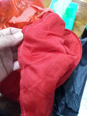 这个包包在~店才14元，都怪自己太相信京东商城了，退货呢还要自己掏12快递费，唉算了！就当自己买吃的了