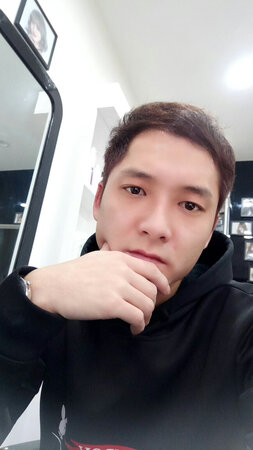 衣服质量还不错，收到包裹后立马拆开试了一下特别满意，下次再来！