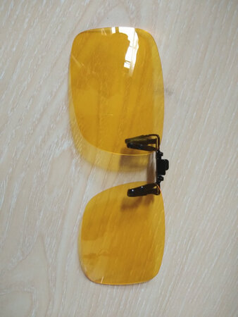 非常不错的夜视镜片，尤其雨天效果杠杠滴