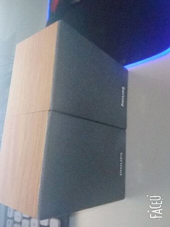 性价比很高的音箱，做工质感不错，很小巧只有巴掌大，没有杂音底噪，声音很干净，不足的地方就是没有低音调节，需要软件调一下。