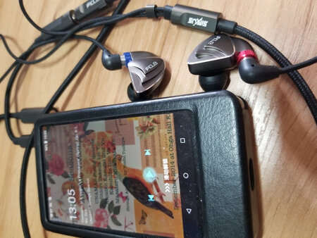 耳机质量很好，两边都能响???