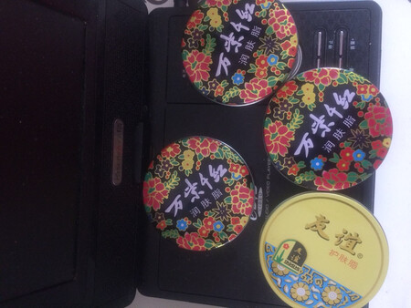 万紫千红润肤脂，用过的，经典香脂，冬天用来擦手擦脸，很好的?