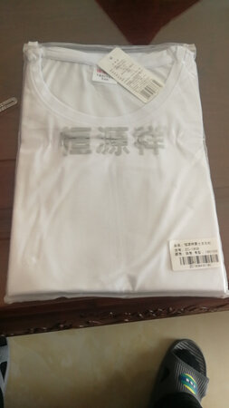 不会操作，买了两件都是白色的，跟客服商量了半天，也未换成。质量尚可，46%的棉。