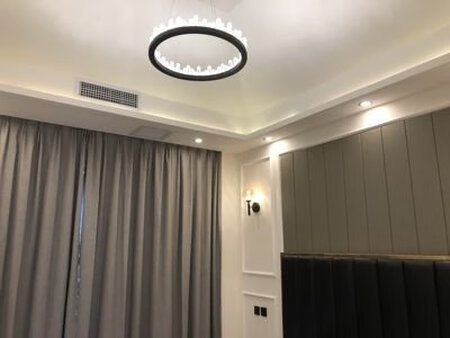 窗帘特别满意 客服服务相当好 安装师傅超级好 耐心 准时 速度麻利 购物超级满意.
