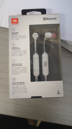 下单到收货26天，才收到。好，你们清关慢，我理解。那我买的音响，发了一个耳机是什么鬼？