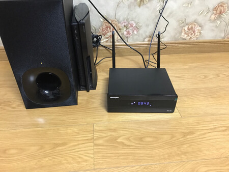 功能强大，支持多种音乐格式，其它功能摸索中。