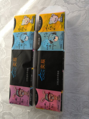 手帕纸很好，一次买了两条，每天上班带一包，能用一个月。