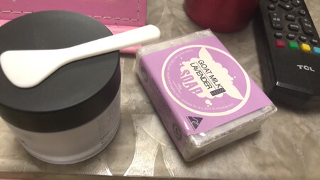 包装很完整，没有损坏，朋友推荐的，说是特别滋味，期待！还送了个香皂，很好。好评！