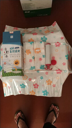 价格便宜，物流很快，也辛苦快递小哥了！期待效果。