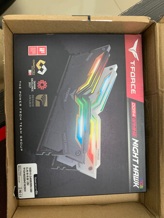 技嘉X470 3200没问题 使用了一晚目前很稳定 默认等效已经很好了 没必要折腾 好评