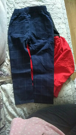 衣服尺码都偏大，做工一般，版型也不太好，按正常尺码买的，结果买来都偏大，现在根本穿不了，