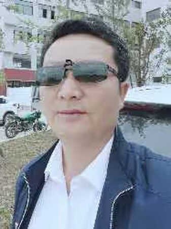 带上之后，确实清楚多了，钓鱼?开车都很方便。特别轻，基本感觉不到增加了重量。