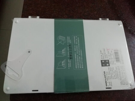 物流速度很快，质量很好 送过来有好多气囊保护着颜料