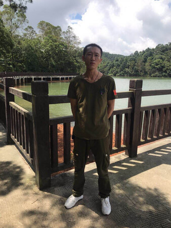 感谢卖家重新给我寄了一条，大小合适，质量可以，价格实惠，看上的放心购买吧！老板人好，值得信任