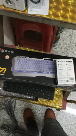 到货刚拆，没使用呢，一直等其他配件到齐一起试试，过后追评，键盘看着不错，很沉，白送个鼠标，要啥自行车啊。