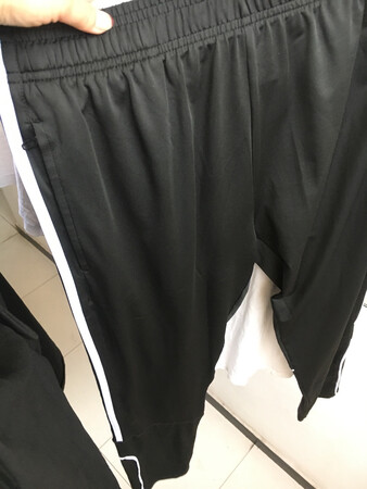 还不错，是弹力的，很舒适