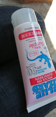 超好用的，不油腻，很干爽。瓶盖也和他们说的一样会变色。推荐你买哦?