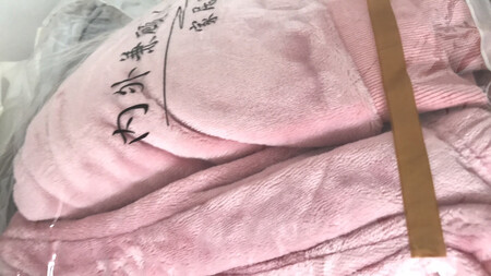 老婆穿了非常好看，价格实惠、样式新颖，快递小哥给力。