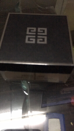 这款定妆适合夏天用，用了没那么多油，皮肤看起来也细腻了，不错，下次会再来的